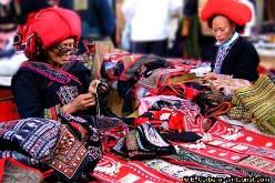 Travelers with Sapa easy trekking